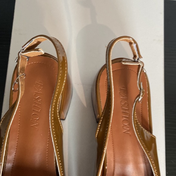 fashion shoes Brown patent leather Flat Size 10/41 NWT sling back fasten Gems - Picture 3 of 8